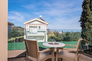 Outdoor dining - Villa Riza Sea by Villa Plus (Ionian Islands)