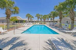 Pool - Summer Escape - Panama City Beach | Sleeps 8, Pets (Panama City Beach)