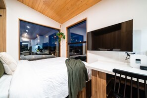 1 slaapkamer, een strijkplank/strijkijzer, gratis wifi, beddengoed