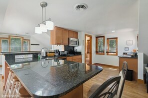 Fridge, microwave, stovetop, dishwasher - Waterfront Retreat with Private Dock and Beach (Worton)