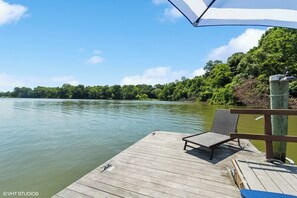 Terrace/patio - Waterfront Retreat with Private Dock and Beach (Worton)