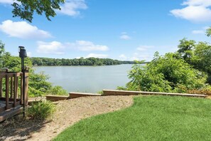 Property grounds - Waterfront Retreat with Private Dock and Beach (Worton)