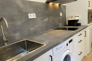 雪櫃、微波爐、爐具、咖啡機/沖茶器