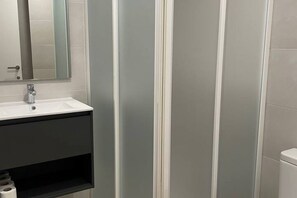 淋浴設備、風筒、提供毛巾