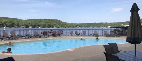 Una piscina climatizada