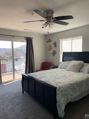 2 bedrooms, free WiFi, bed sheets - Lakeview Luxury: Stunning 2 Bed, 2 Bath Condo with Breathtaking Lake Views (Camdenton)