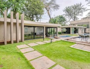 Pool - Classy Avanna Studio (Nairobi)