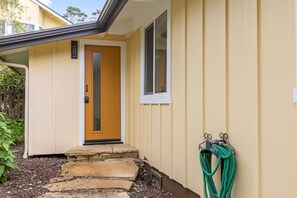 Exterior detail - Tranquil Treehouse - EV Charger (Cambria)