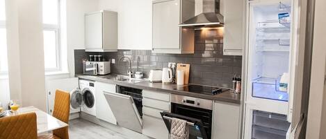 Fridge, microwave, oven, stovetop