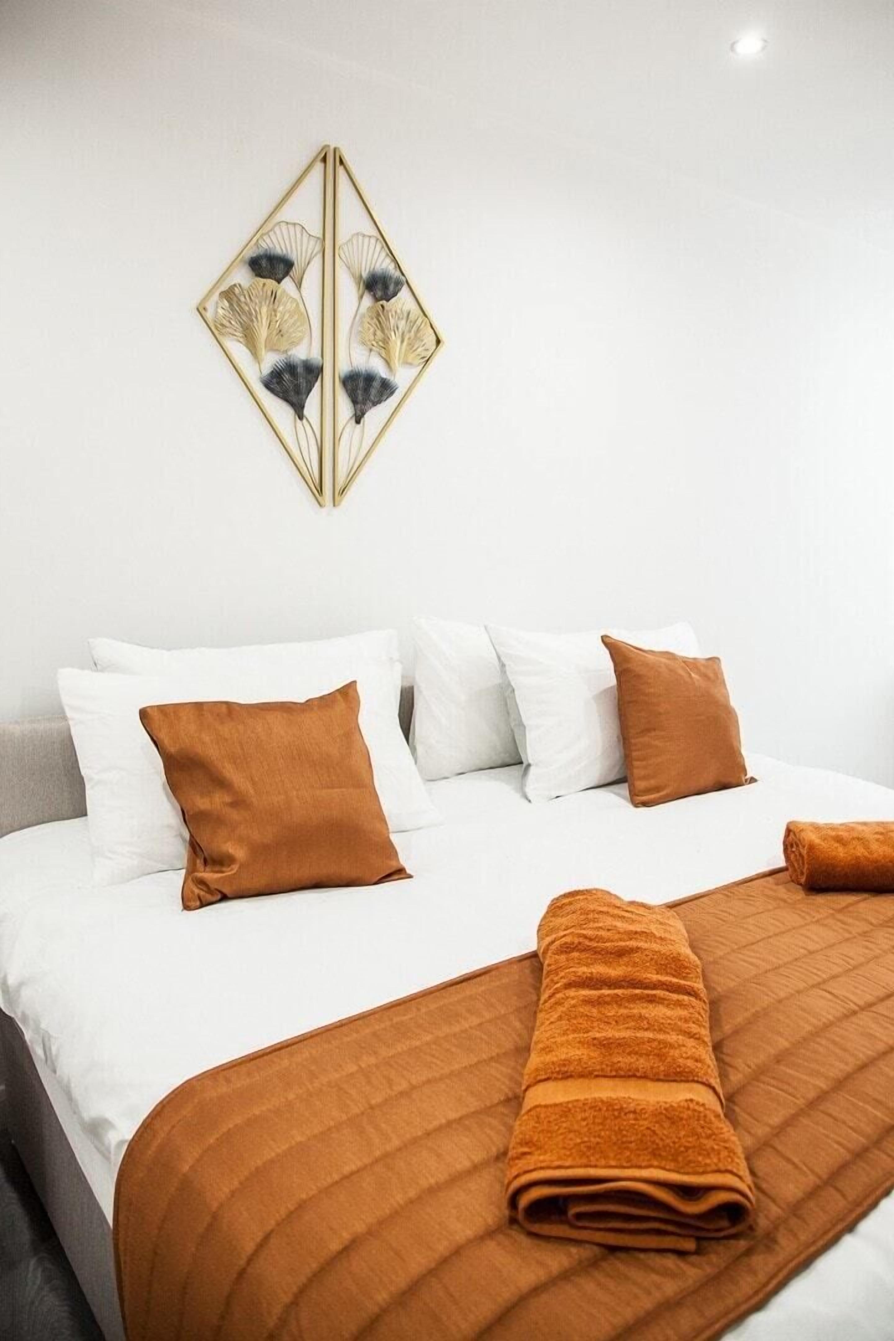 2 chambres, fer et planche à repasser, accès Internet, draps fournis