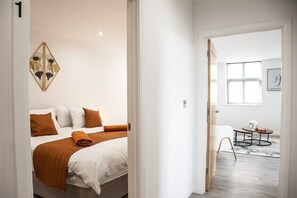 2 bedrooms, iron/ironing board, internet, bed sheets