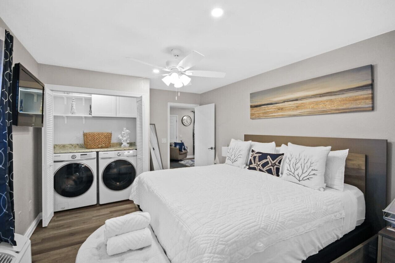 Cozy newly remodeled 1 bedroom townhm near Disney