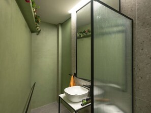 Hårtork, handdukar, tvål och toalettpapper