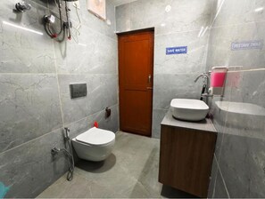 Handtücher, Seife, Toilettenpapier