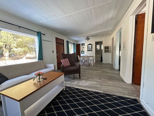 Walk to beach, 2BR, A/C