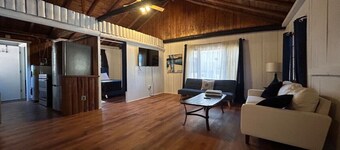 2 BR, walk to beach, volleyball