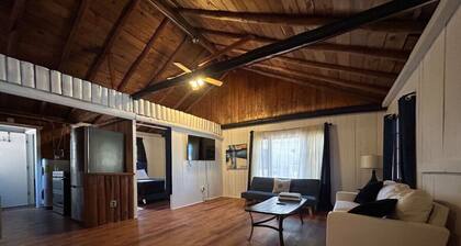 2 BR, walk to beach, volleyball