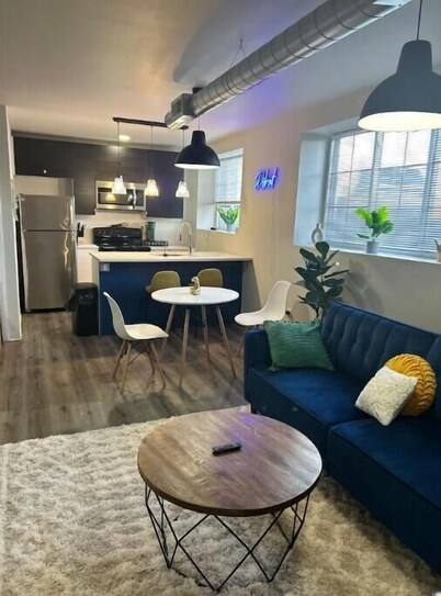 Modern Loft in Historic Building. Free Parking!
