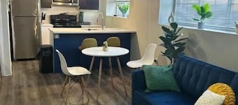 Modern Loft in Historic Building. Free Parking!