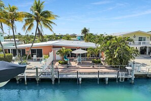 Exterior - Charming 2-bedroom Duplex in Key Colony Beach -Coastal living awaits! (Key Colony Beach)