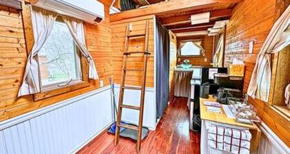 2 Lakefront, Comfortable Bed, Great Fishing