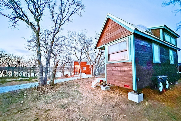 American Bald Eagle Tiny Home – Private Whole Home Stay!