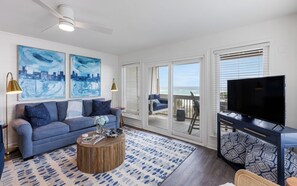 Smart TV - Gulf Front - Private Beach Access - Pool - Beach Chairs! (Panama City Beach)