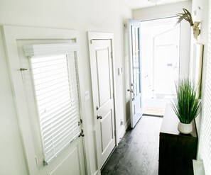 Interior - Mid-Century Modern Home is 10 minutes from Downtown Houston (Houston)