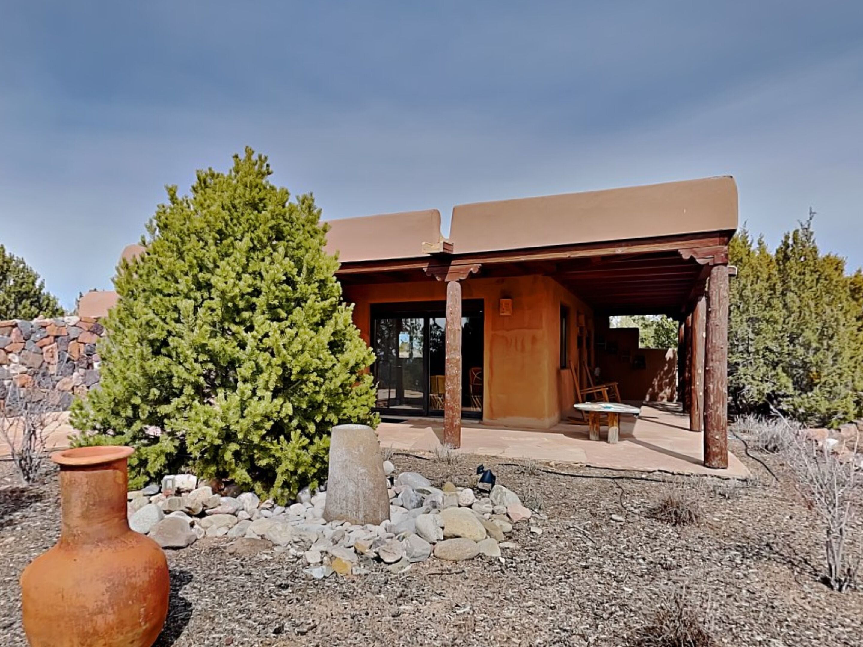 El Otro Tierra | Cozy Retreat, Mountain Views + Near Downtown