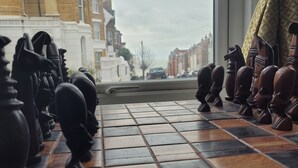 A chessboard with pieces on a window sill overlooking a residential street. - Beautiful 1-bed Apartment in Ramsgate (Ramsgate)