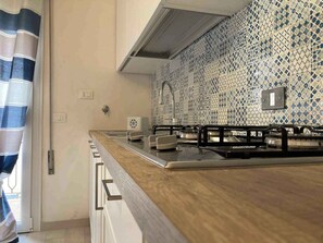 Réfrigérateur, plaque de cuisson, lave-vaisselle