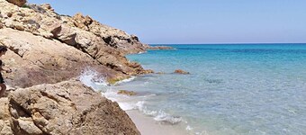 Holiday apartment 150 m from the sea