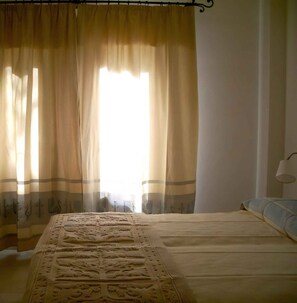 1 bedroom, travel cot, Internet