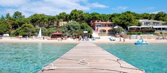 Holiday apartment 150 m from the sea