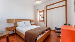 3 chambres, fer et planche à repasser, accès au Wi-Fi (inclus)