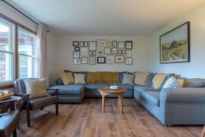 Unclassified image, 2 of 44, button