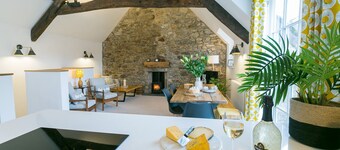 Custom Mews -  a near a pub that sleeps 4 guests  in 2 bedrooms