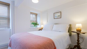 2 bedrooms, iron/ironing board, travel cot, free WiFi