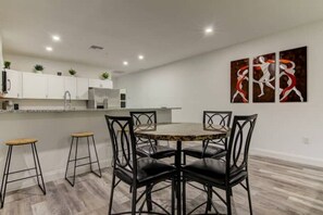 Dining - The Rosezena Experience.
(Palmetto)