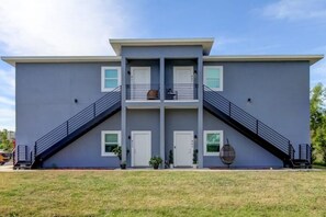 Exterior - The Rosezena Experience.
(Palmetto)