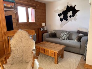 Living area - 10m from ski slopes, 1st floor, balcony, ski locker, 43m², Les Saisies (Villard-sur-Doron)