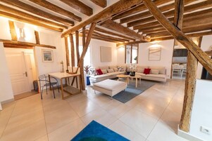 La Maison Coco | Coin séjour | Télévision