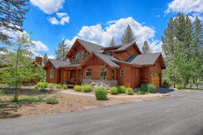 Exterior - Old Greenwood Cabin 02 (Truckee)
