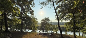 Private Meramec River Frontage!! Cozy Cabin with River views and access!!