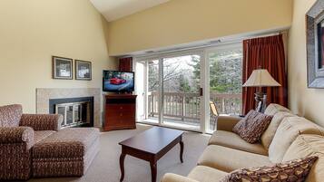 Luxury Condo | Ruang tamu