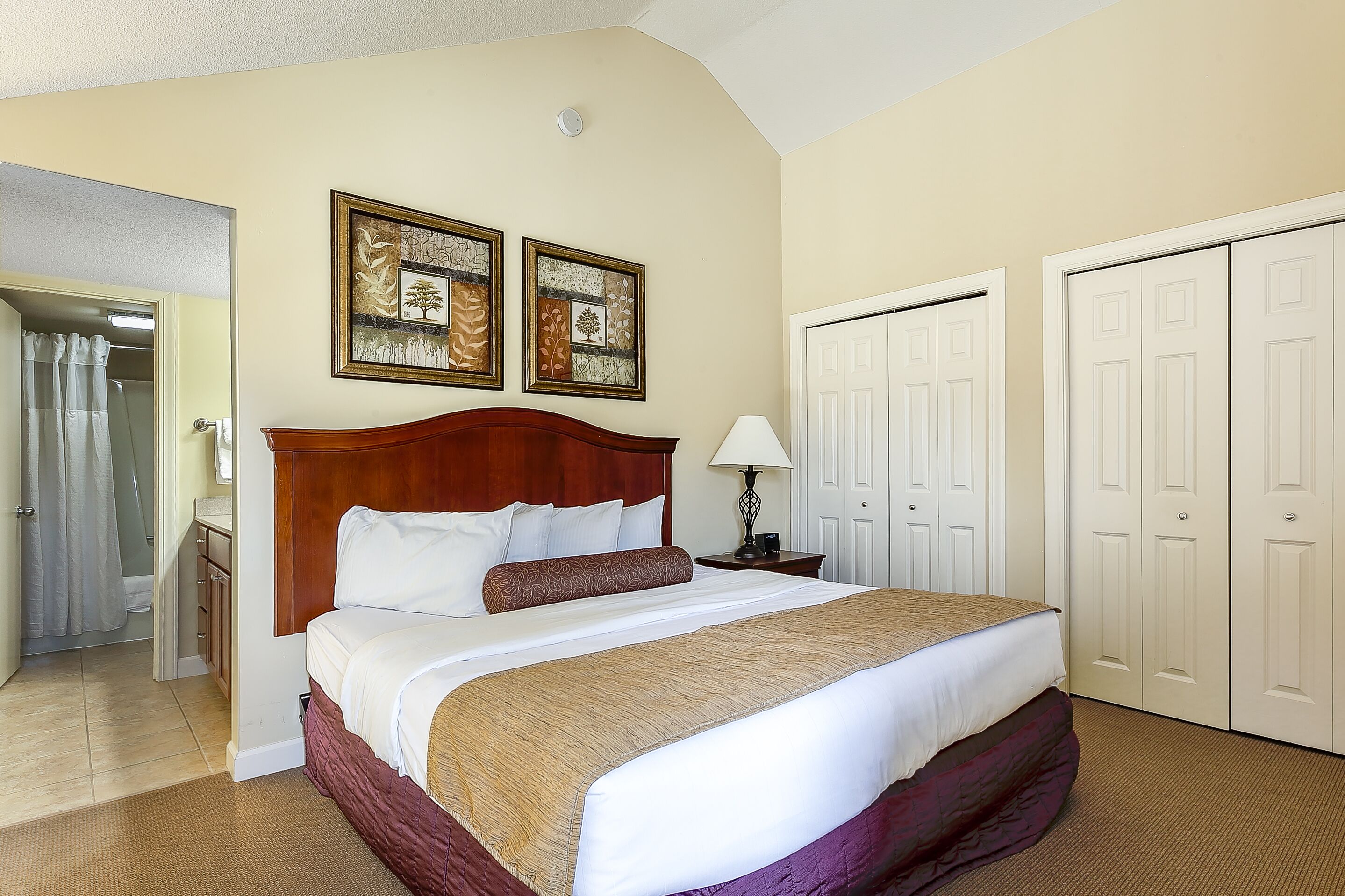 奢华公寓式客房 | 6 多间卧室、熨斗/熨衣板