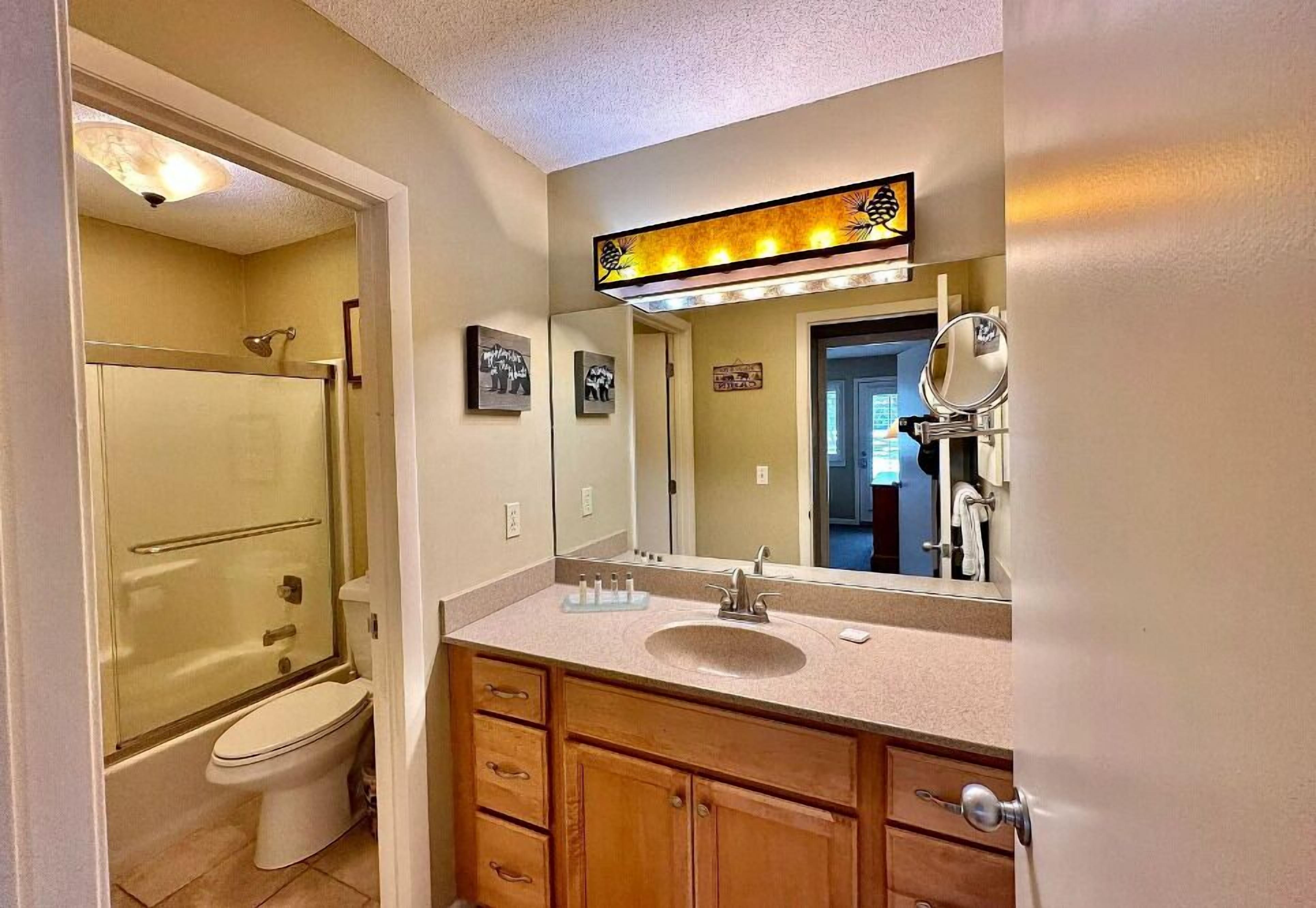 Luxury Condo | Bathroom