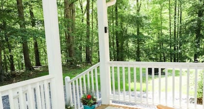 Cedar Run Cottage by Buffalo Mountain Getaway