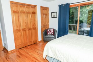 1 bedroom, desk, iron/ironing board, WiFi