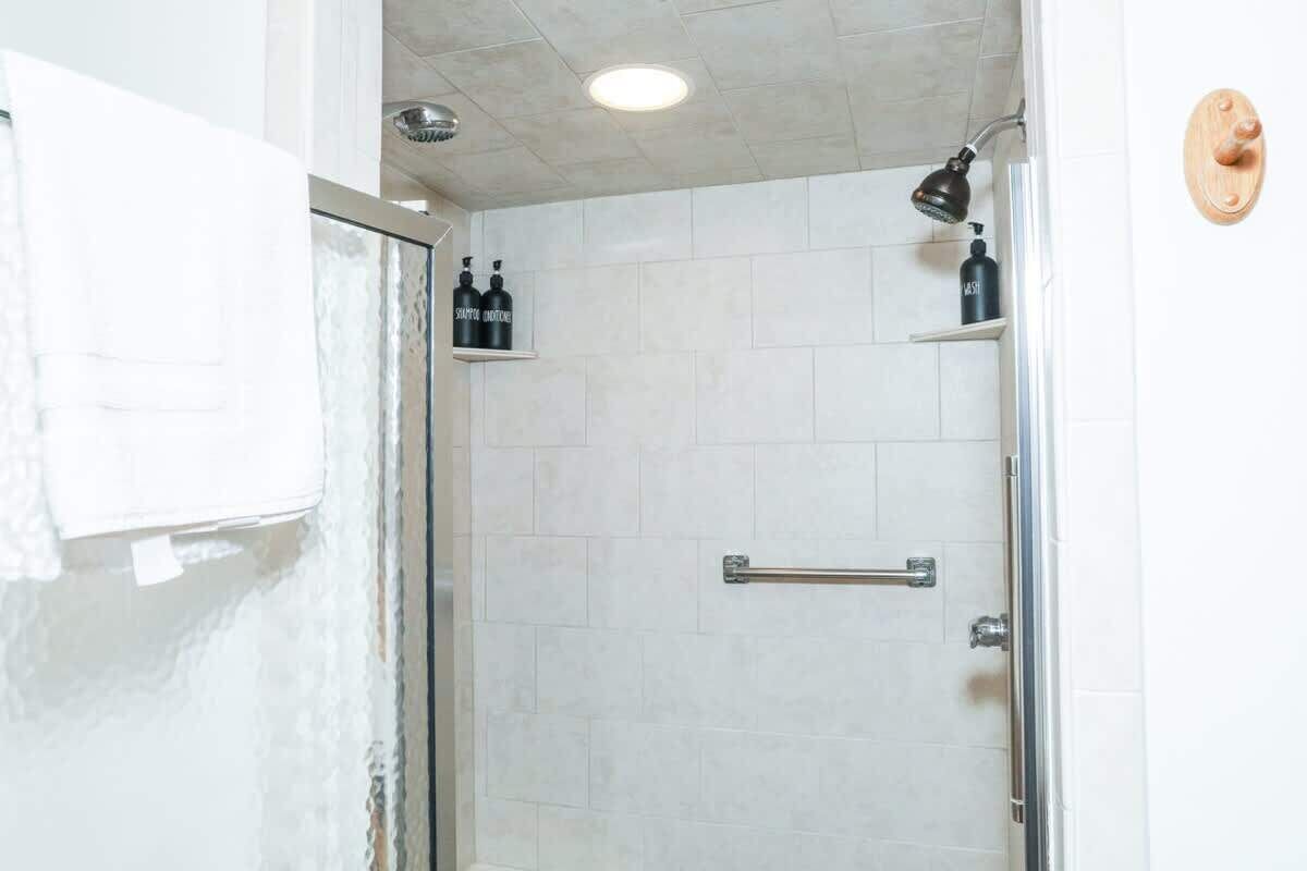 Shower, hair dryer, shampoo